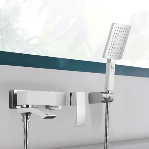 Купить Смеситель для ванны с поворотным изливом Qtap Swan Cascada (c душевым гарнитуром) QTSWA260CRM45565 хром в Киеве vannaja.kiev.ua
