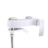 Купить Смеситель для ванны складной носик поворотный излив Qtap Swan Cascada с душевым гарнитуром QTSWA260CRW45569 белый в Киеве vannaja.kiev.ua