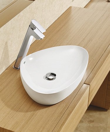 Купити Умивальник на стільницю трикутної форми чаша LYS-WHT-38901N Jaquar Lyric 60х41 см LYSWHT38901N незвичайний дизайн в Києві vannaja.kiev.ua
